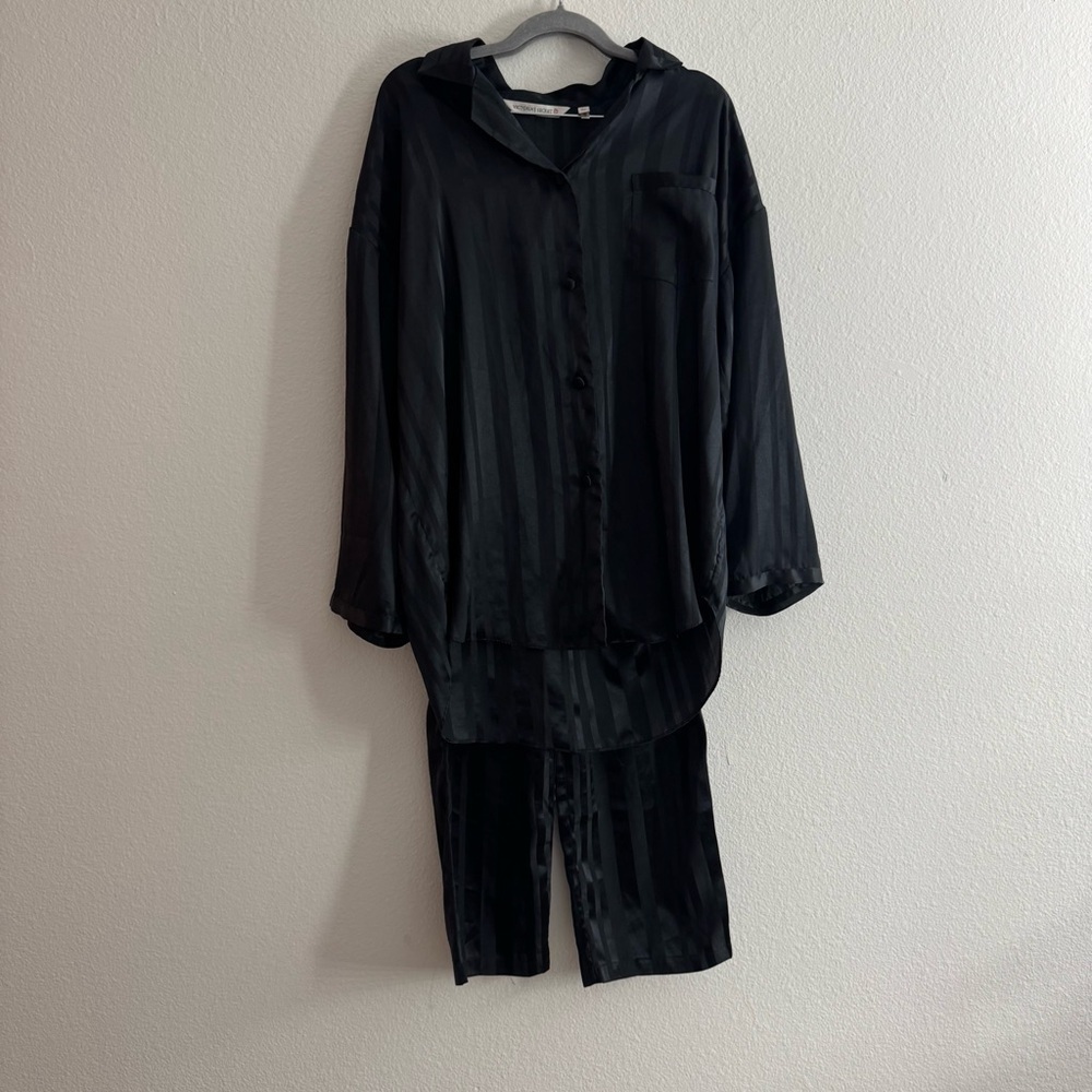 Victorias Secret VS Black Striped Pajama Two Piece Set Size Medium - Picture 1 of 6